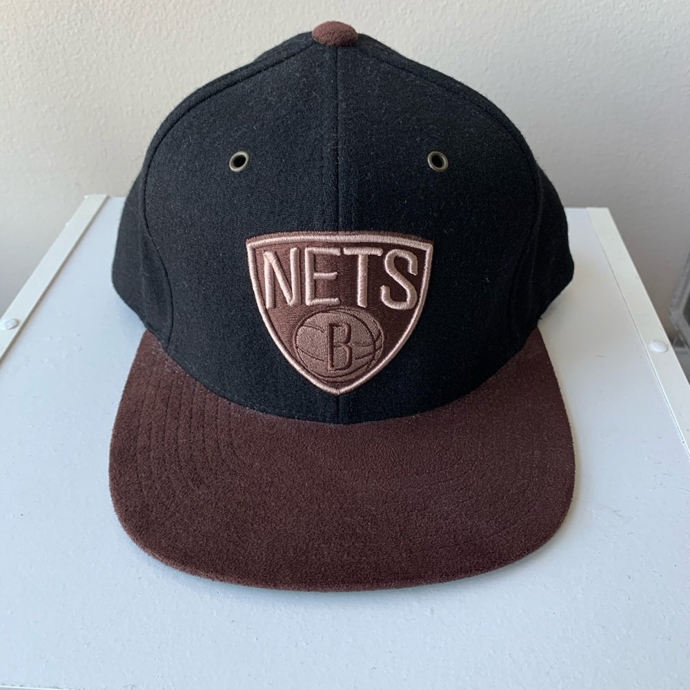 Bets SnapBack Suede Trim